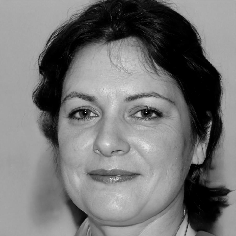 Prof. Dr. Elena Martinez, Datenanalystin